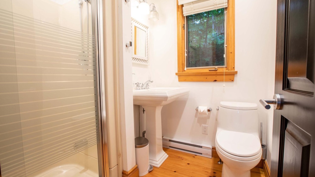 Photo of Bathroom in MacTier