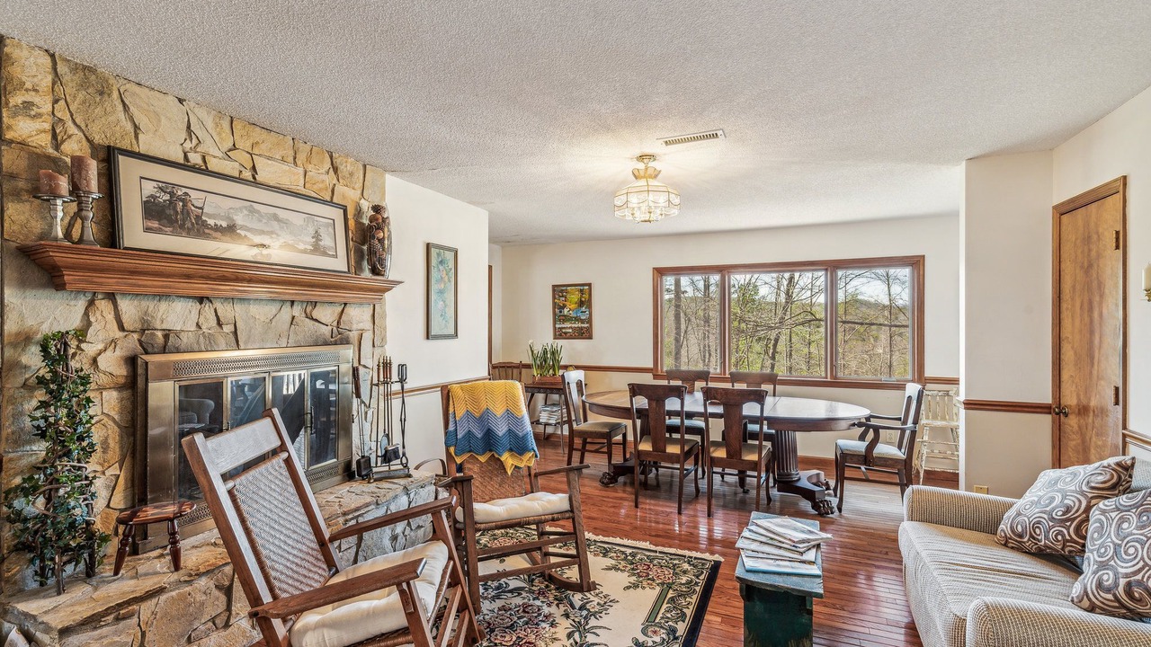 Photo of Livingroom in Lake Lure