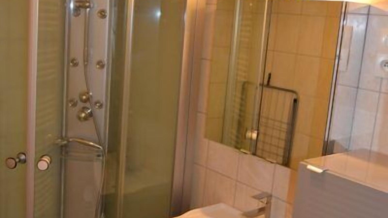 Photo of Bathroom in Saint-Papoul