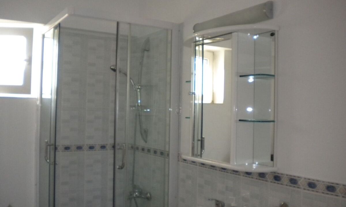 Photo of Bathroom in Olteni
