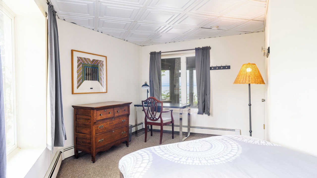 Photo of Bedroom in Baiting Hollow