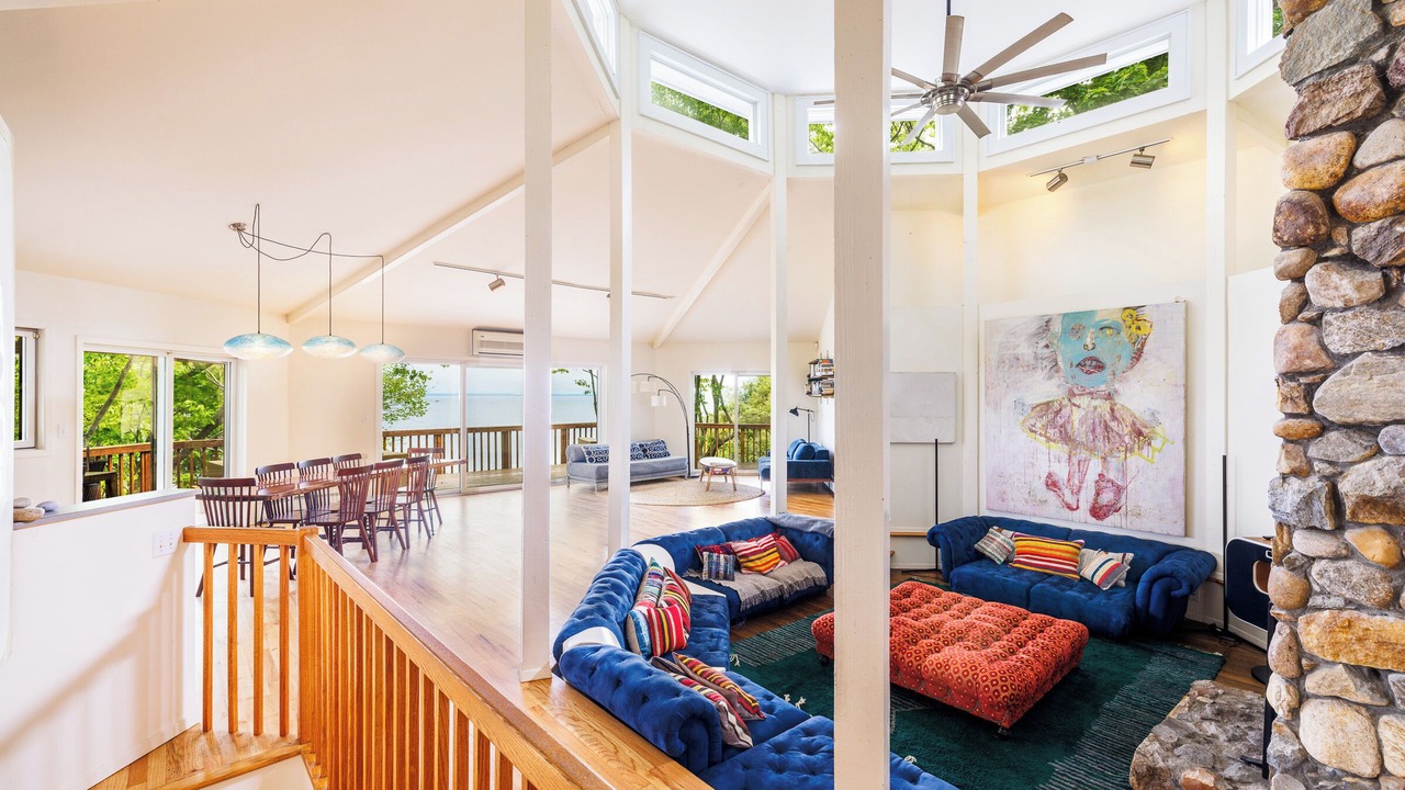 Photo of Livingroom in Baiting Hollow