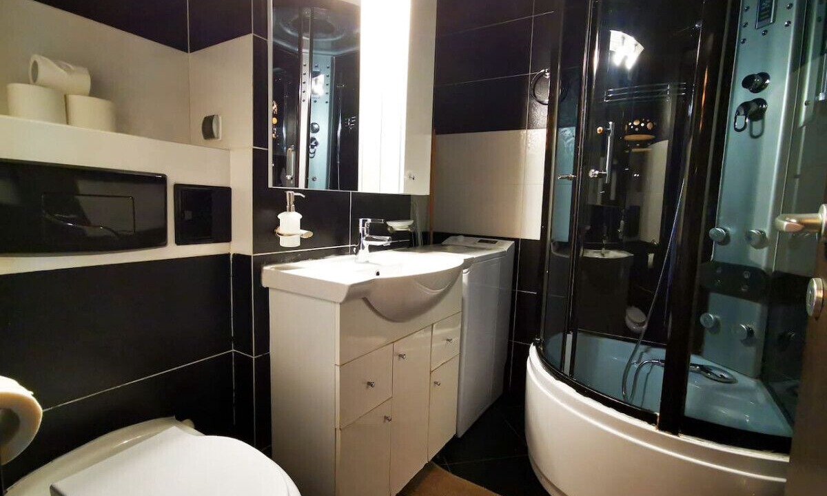 Photo of Bathroom in Militari