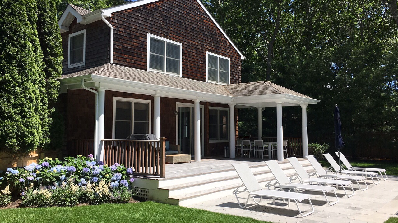 Photo of Patio Balcony in Wainscott Woods