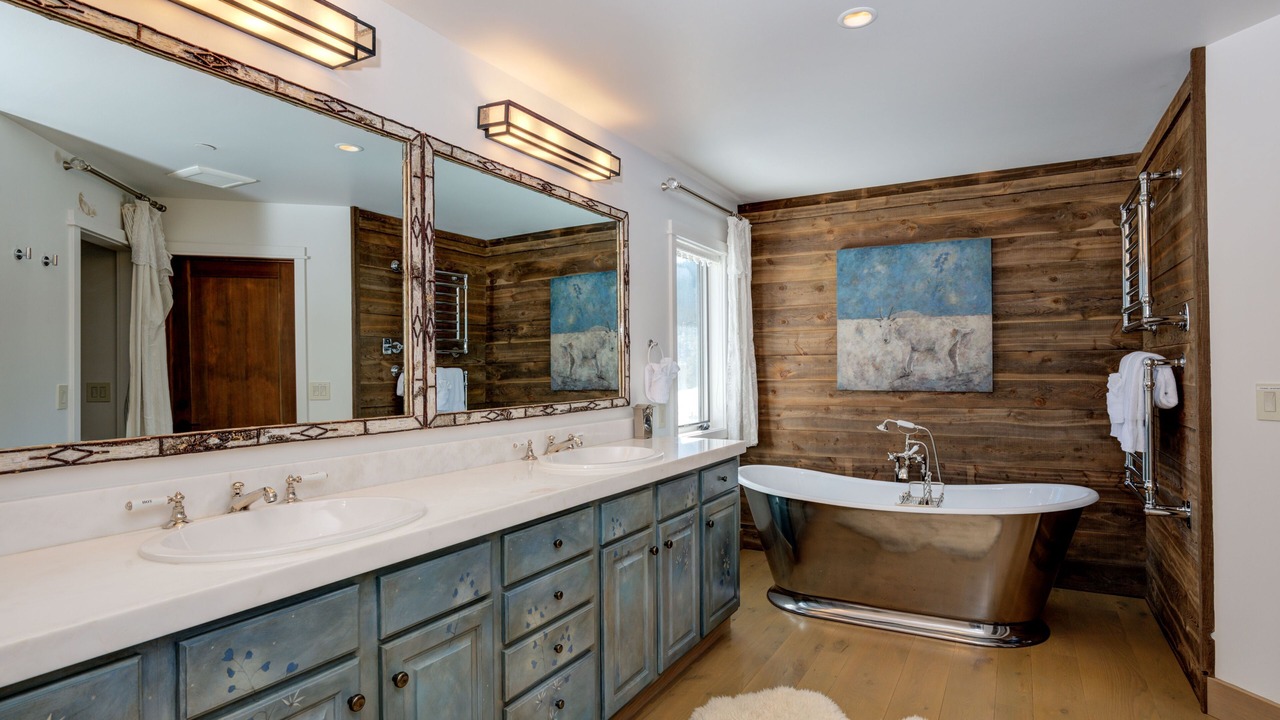 Photo of Bathroom in Big Sky