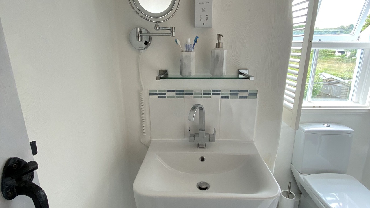 Photo of Bathroom in Helford Passage