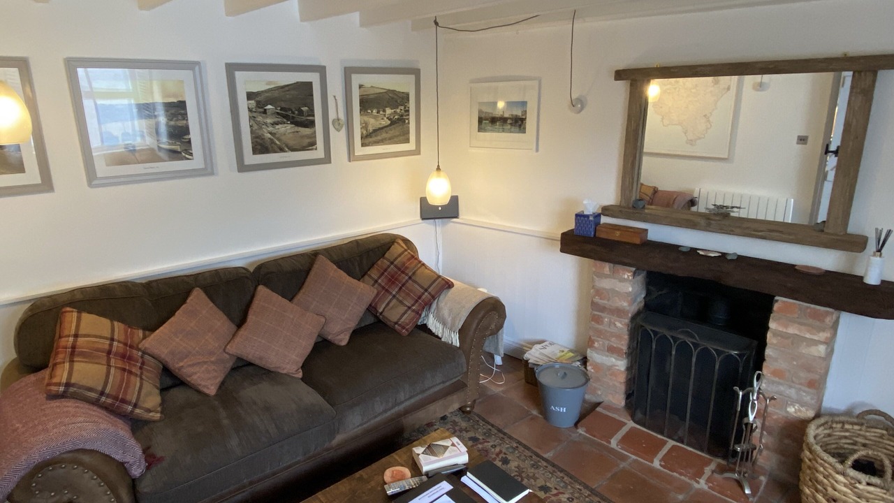 Photo of Livingroom in Helford Passage