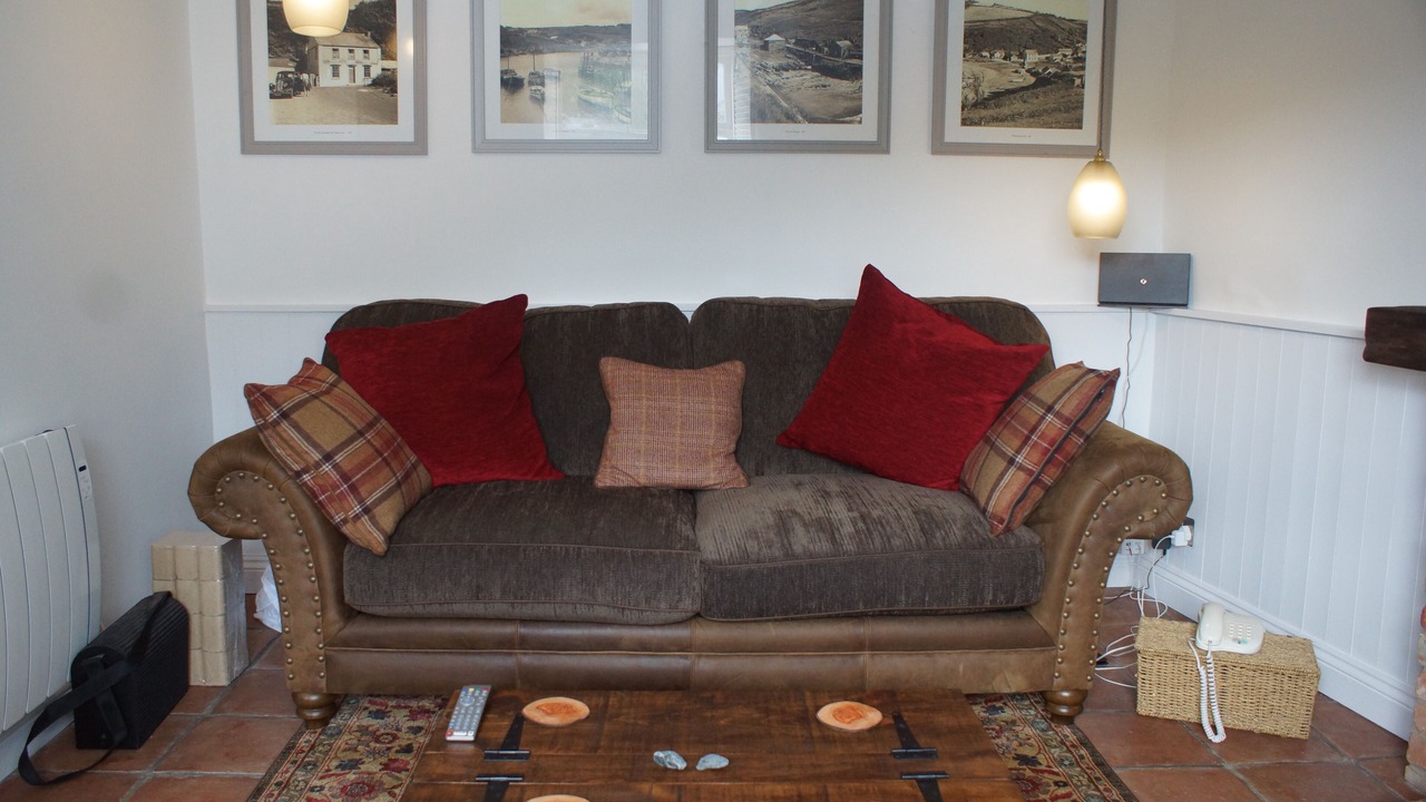 Photo of Livingroom in Helford Passage