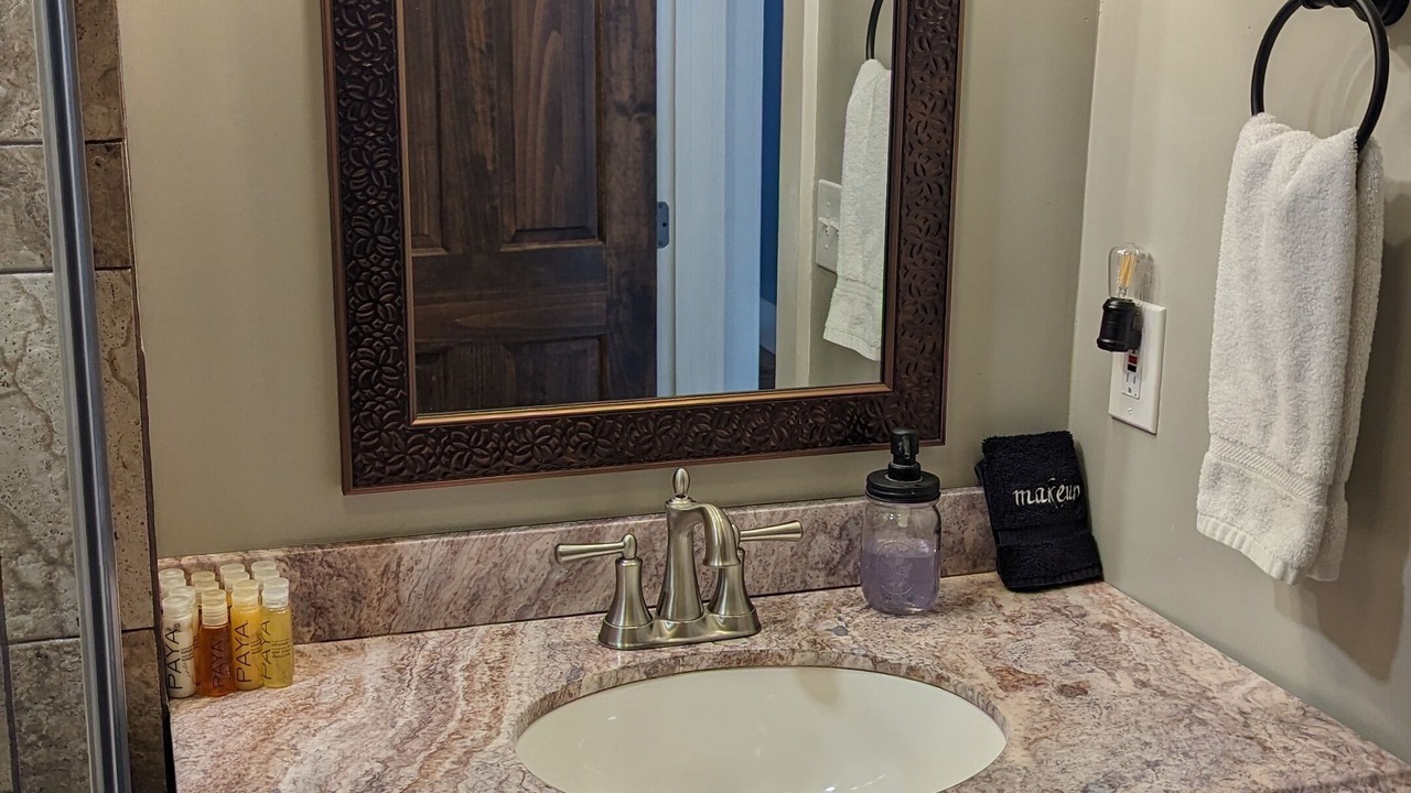 Photo of Bathroom in Cannonville