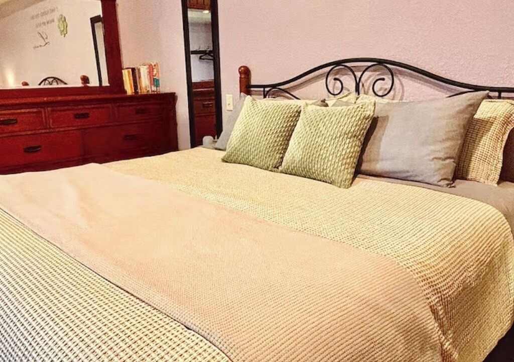 Photo of Bedroom in Manitowoc