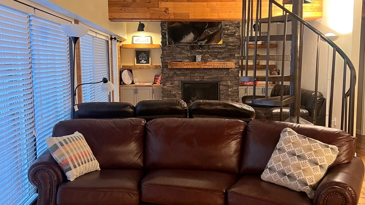 Photo of Livingroom in Nauvoo