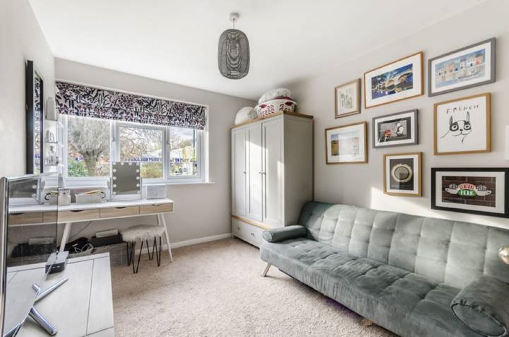 Photo of Livingroom in Hampton Wick