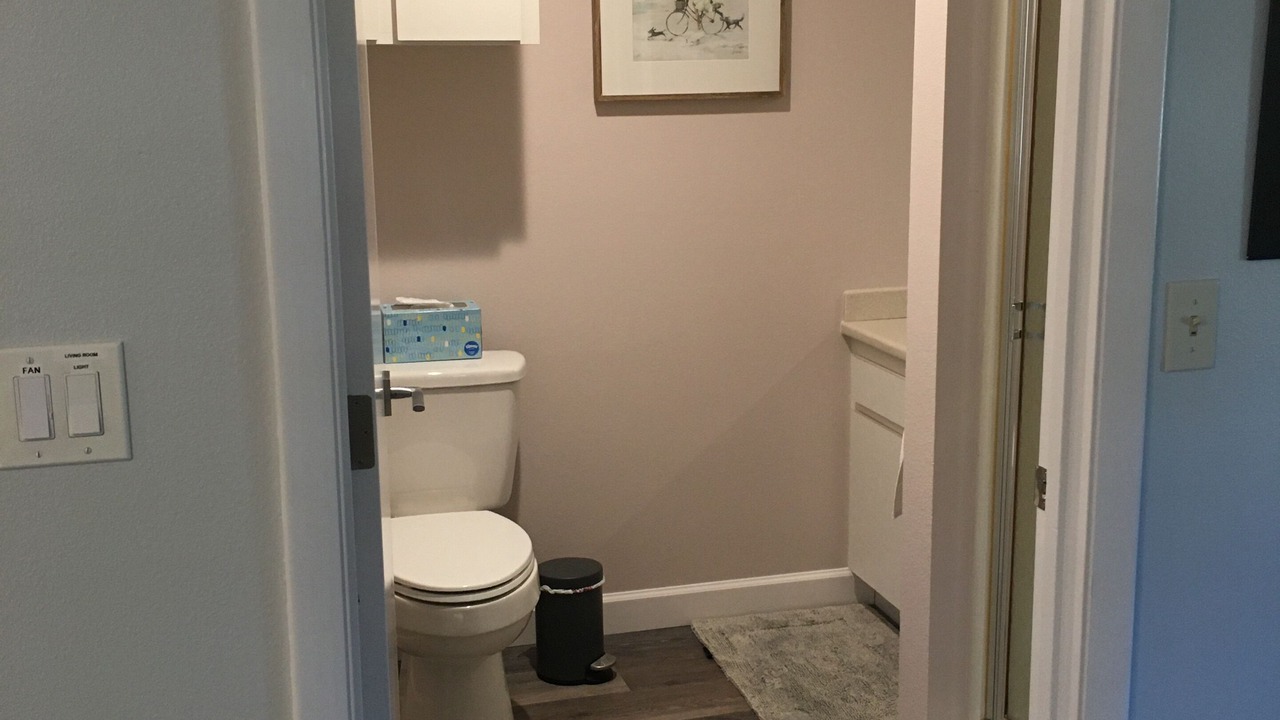Photo of Bathroom in South Gate Ridge