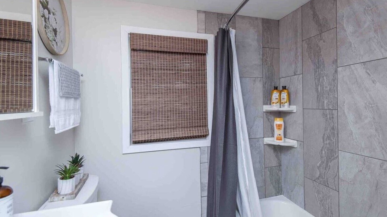 Photo of Bathroom in Kutzky Park