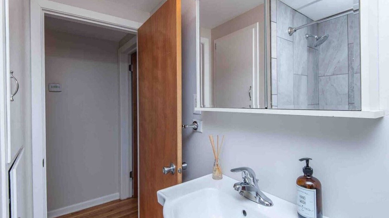 Photo of Bathroom in Kutzky Park