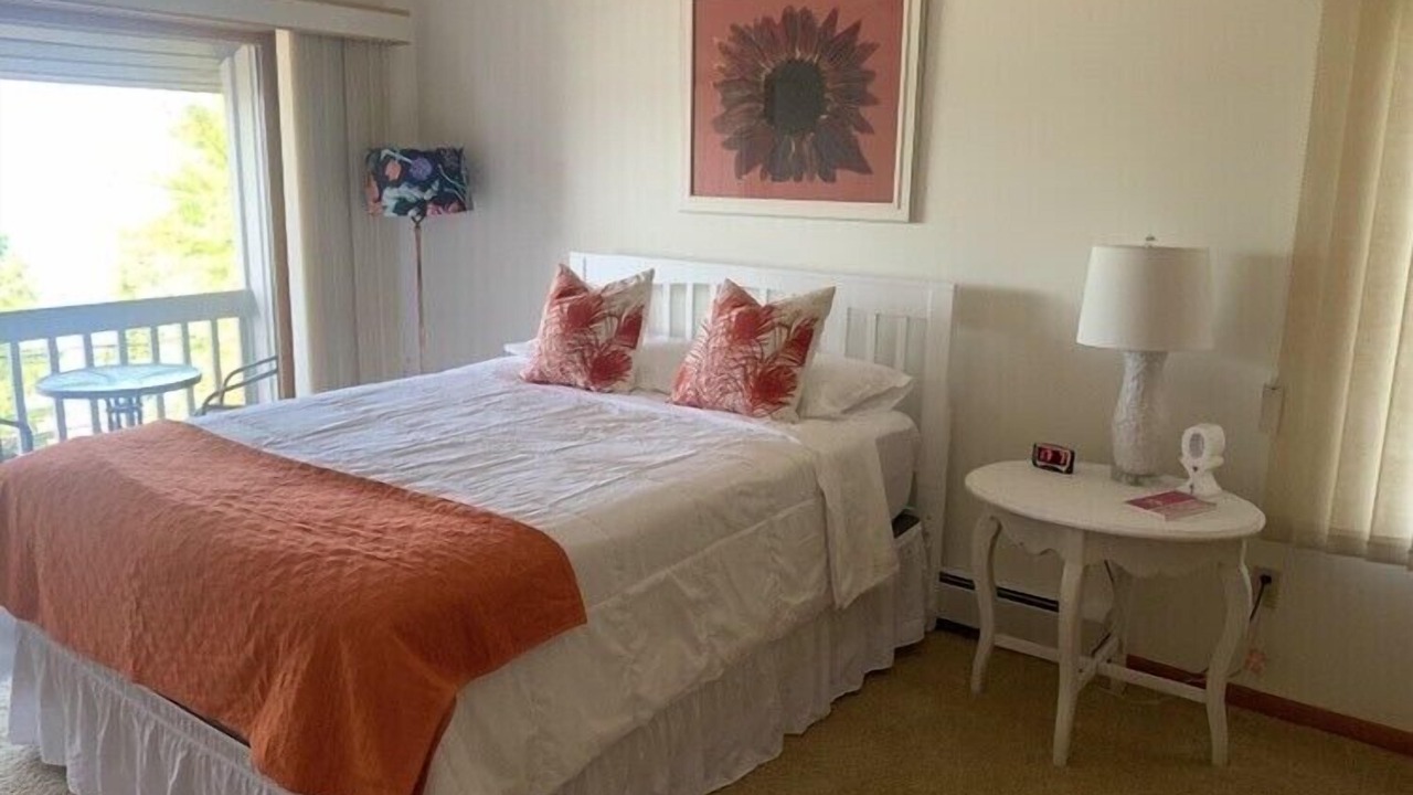 Photo of Bedroom in Lake Township