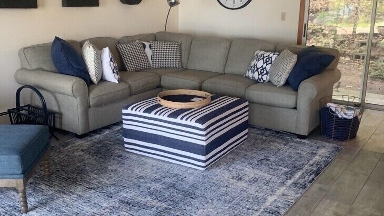 Photo of Livingroom in Lake Township