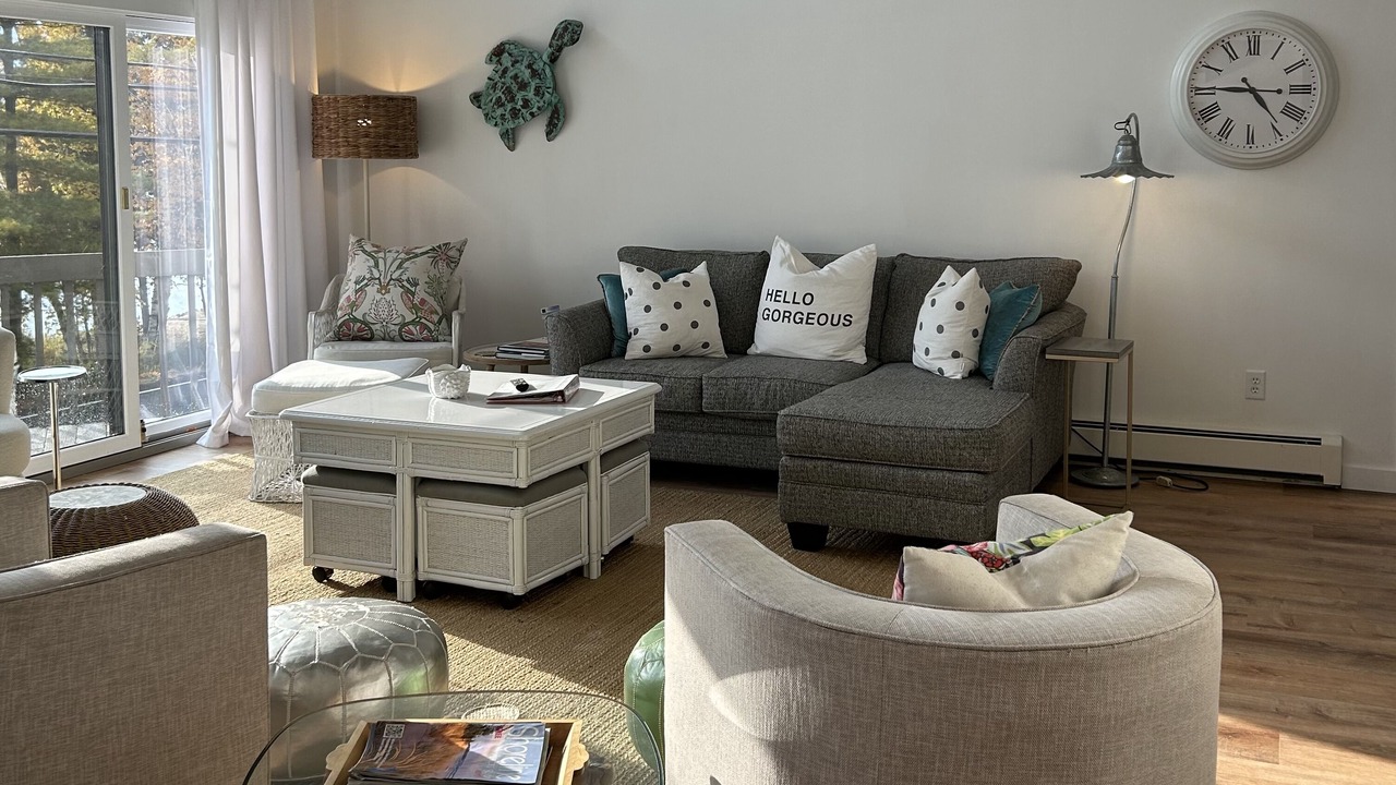 Photo of Livingroom in Lake Township