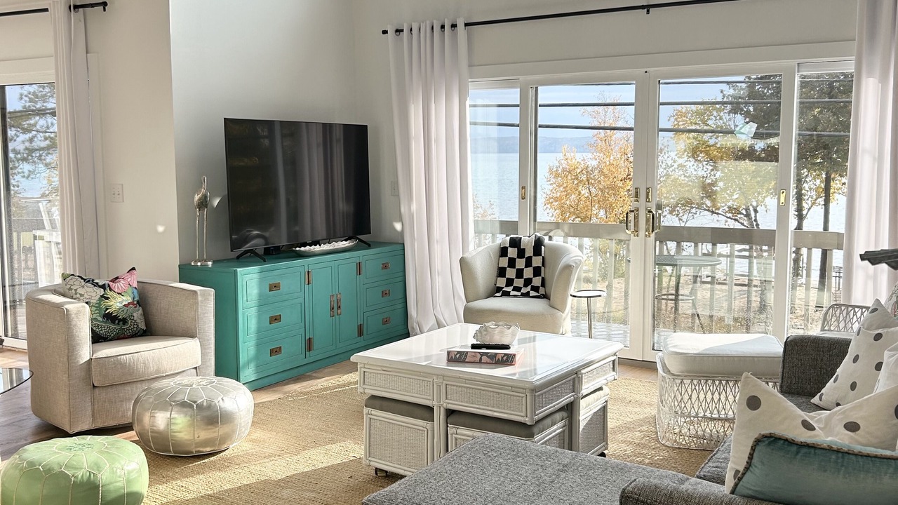 Photo of Livingroom in Lake Township