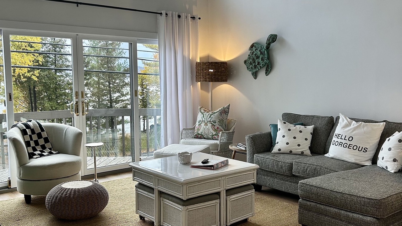 Photo of Livingroom in Lake Township