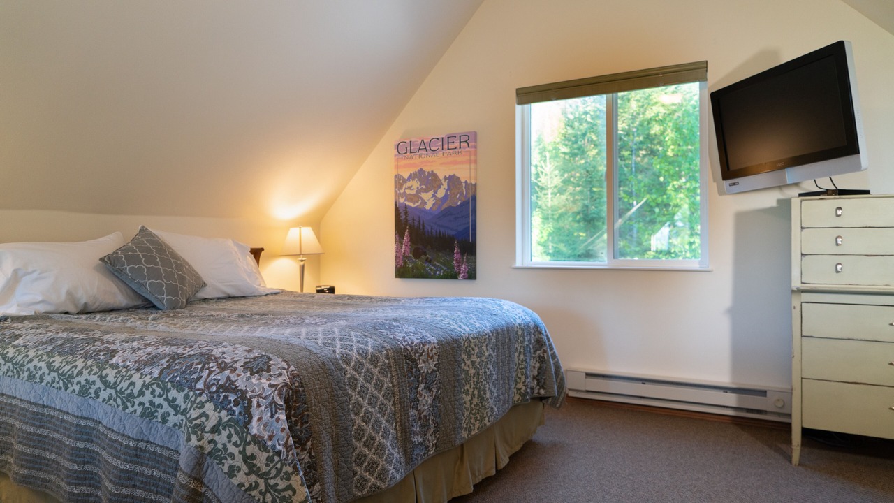 Photo of Bedroom in West Glacier