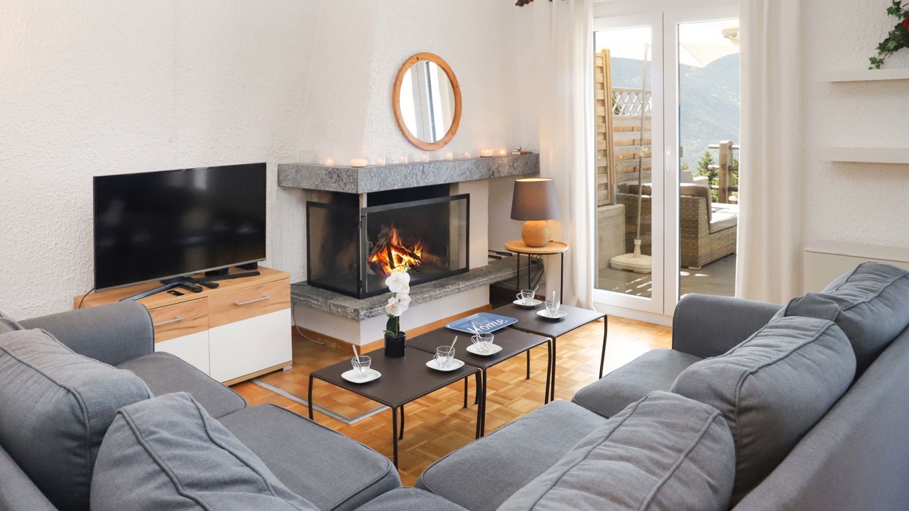 Photo of Livingroom in Lens