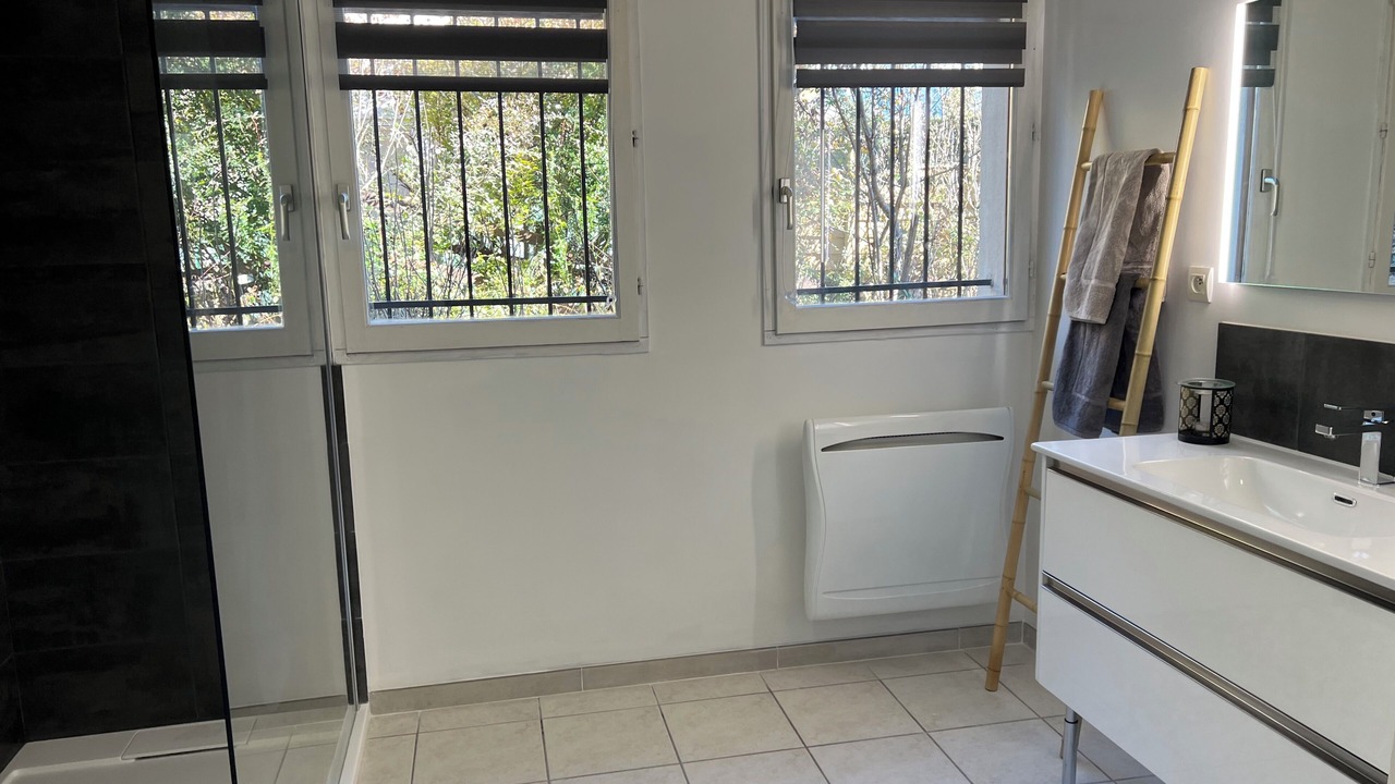 Photo of Bathroom in Embrun
