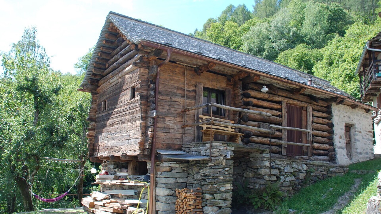 Photo of Others in Semione