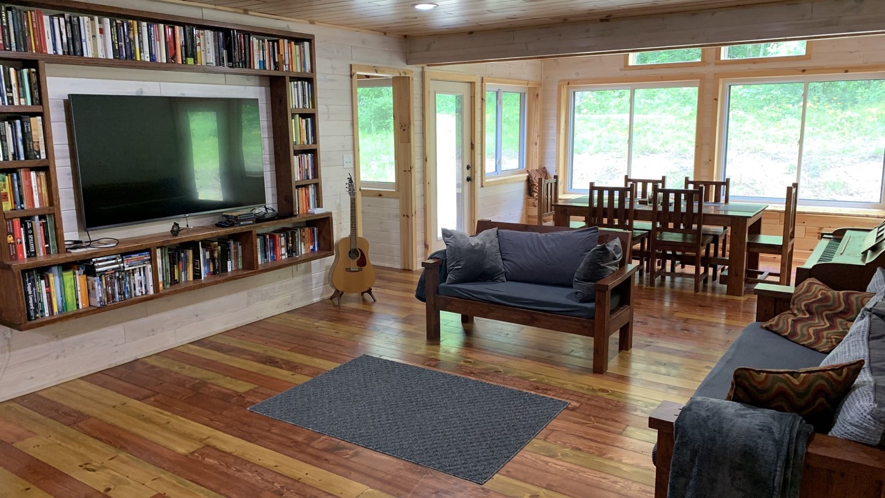 Photo of Livingroom in Belding