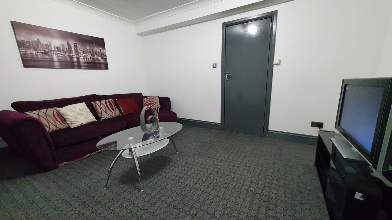 Photo of Livingroom in Feltham North
