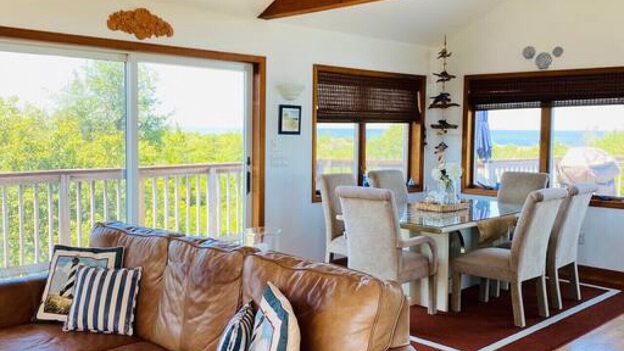 Photo of Livingroom in Southold
