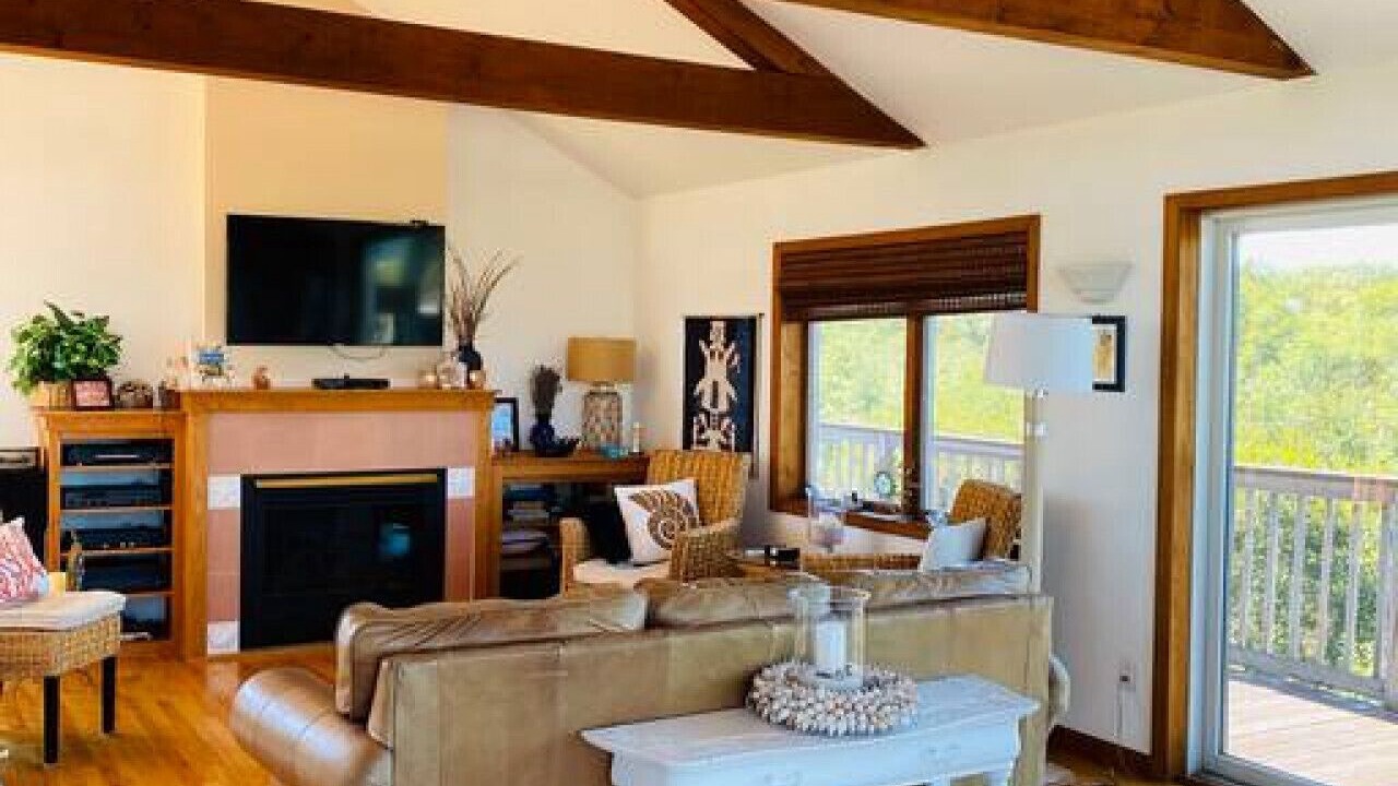 Photo of Livingroom in Southold