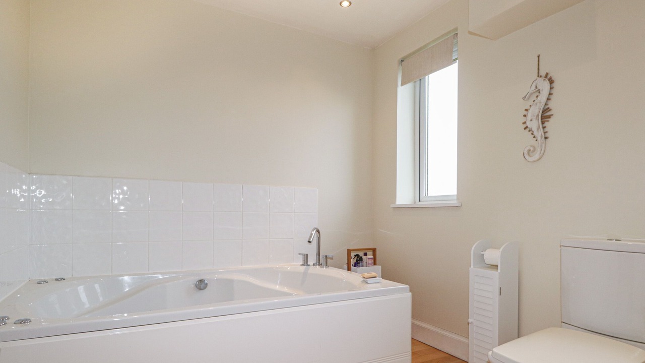 Photo of Bathroom in Hallin