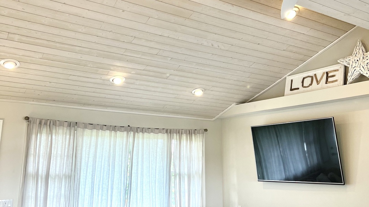 Photo of Livingroom in Center Moriches