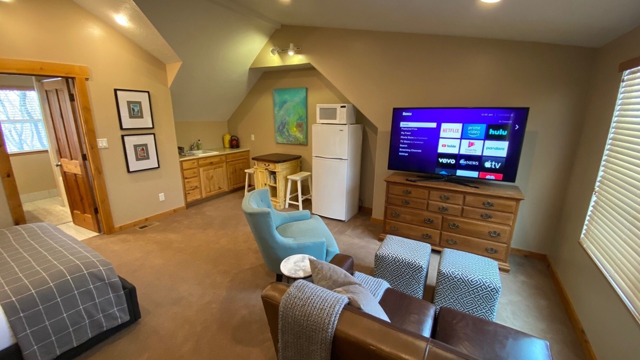 Photo of Bedroom in Midway