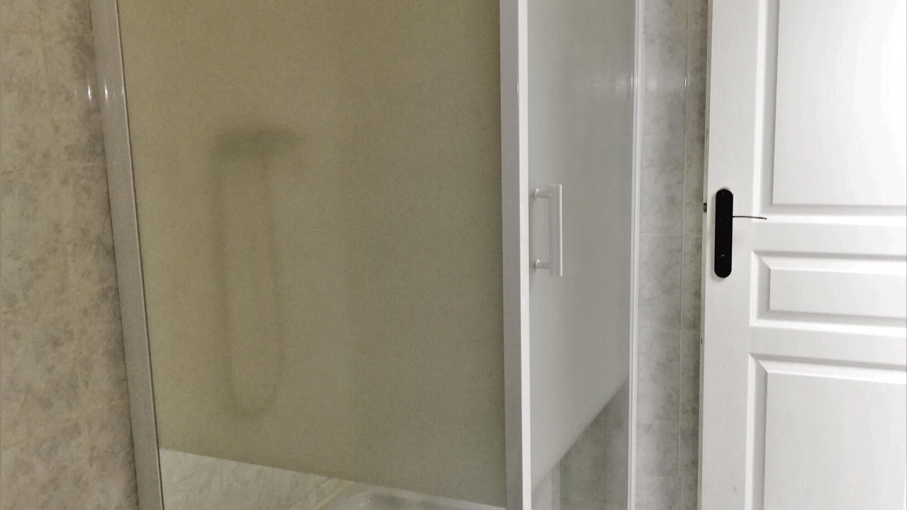 Photo of Bathroom in Beziers City Centre
