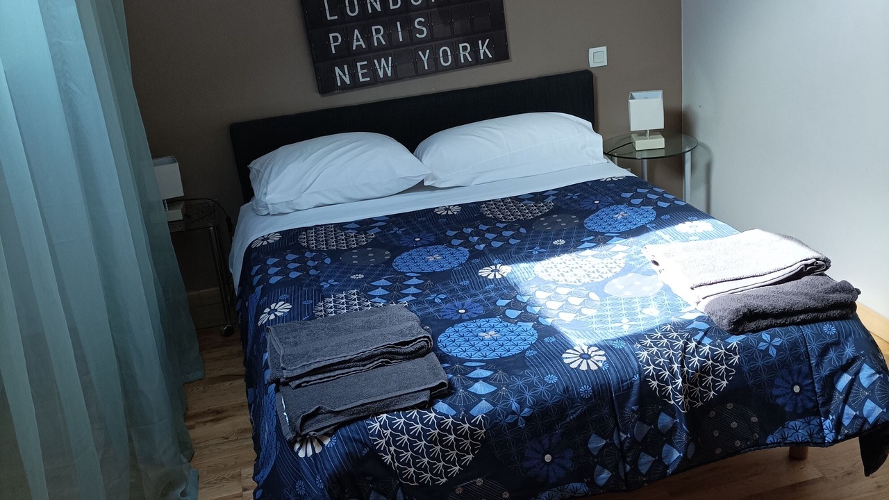Photo of Bedroom in Beziers City Centre