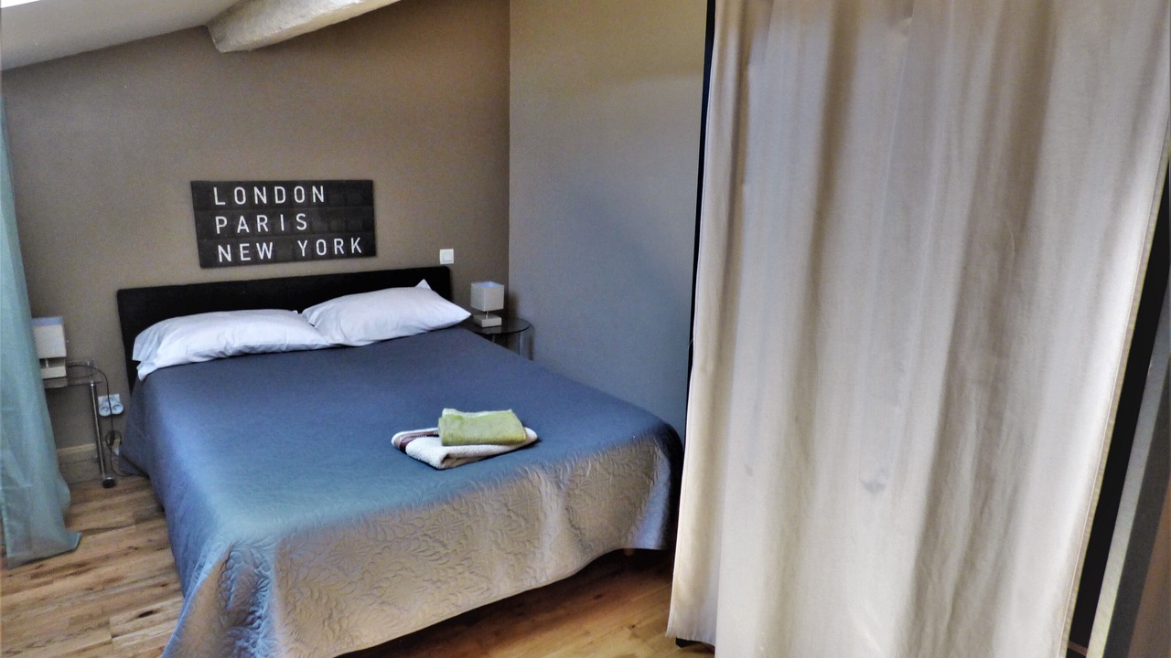 Photo of Bedroom in Beziers City Centre