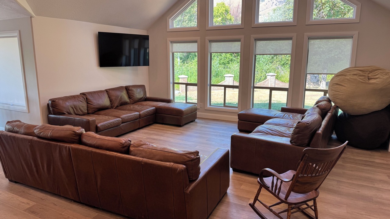 Photo of Livingroom in Avon
