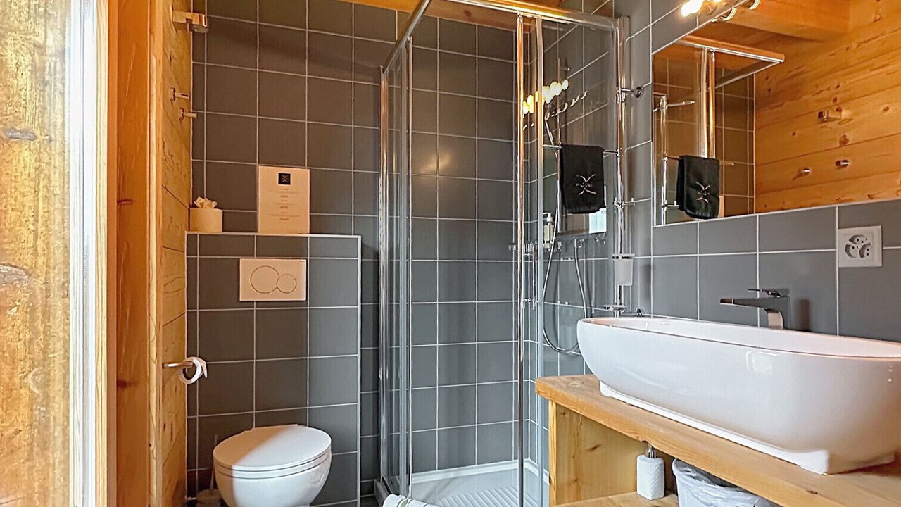 Photo of Bathroom in Sarreyer