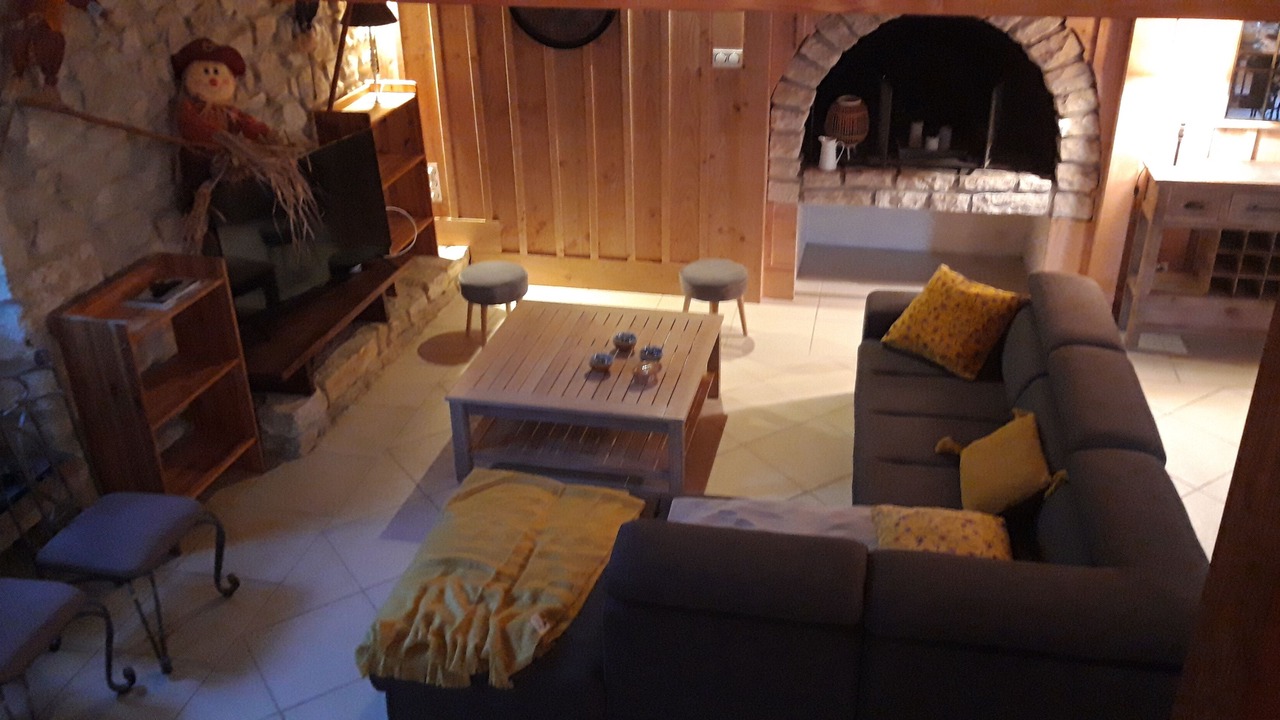Photo of Livingroom in Cadillac-en-Fronsadais