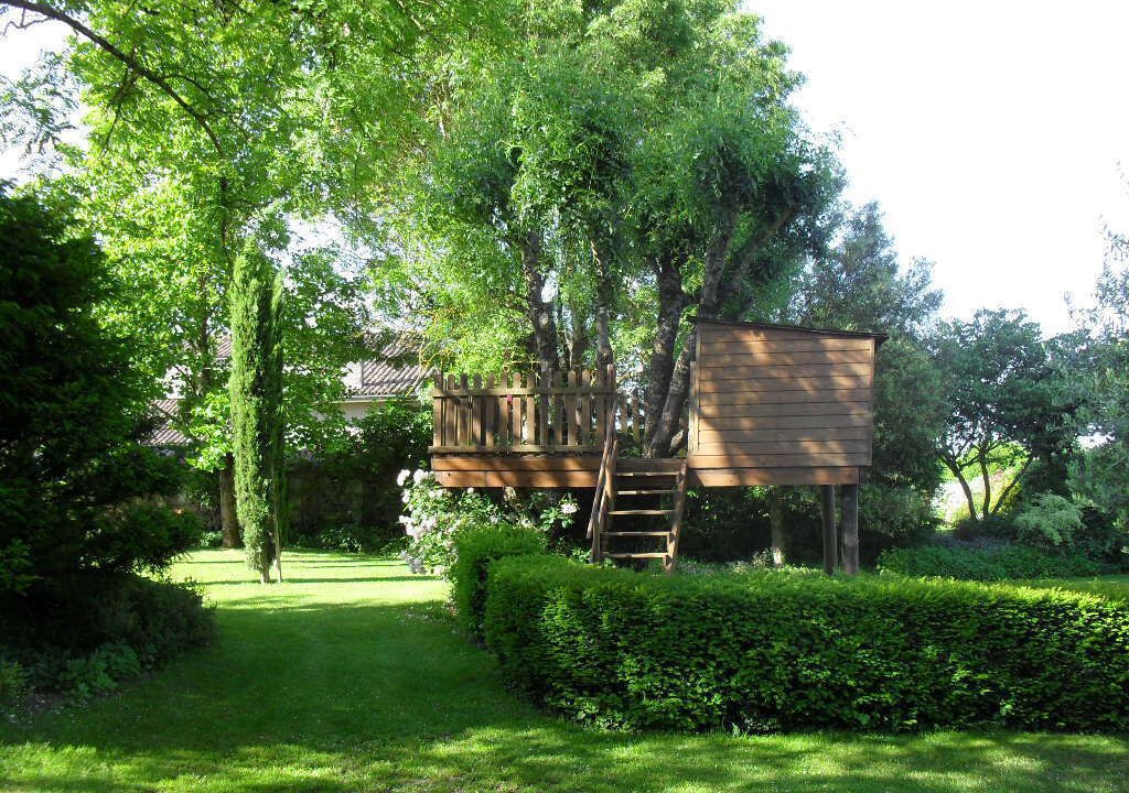 Photo of Outdoor in Cadillac-en-Fronsadais