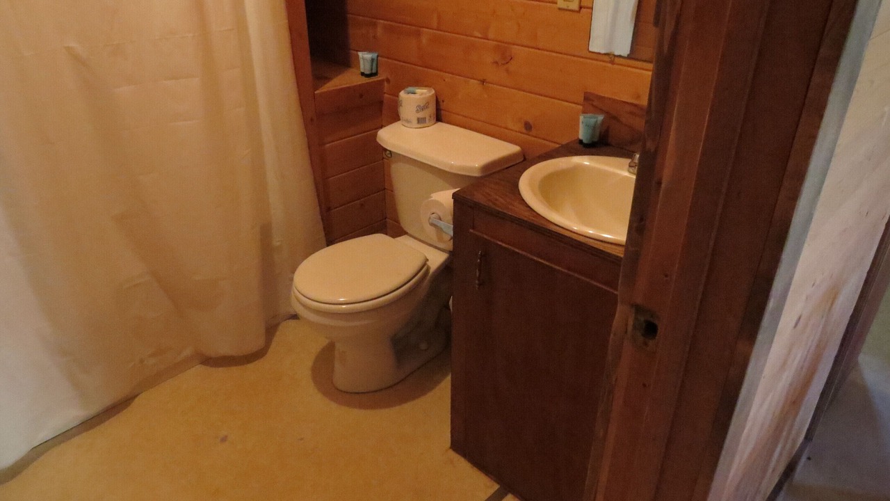 Photo of Bathroom in Elk City