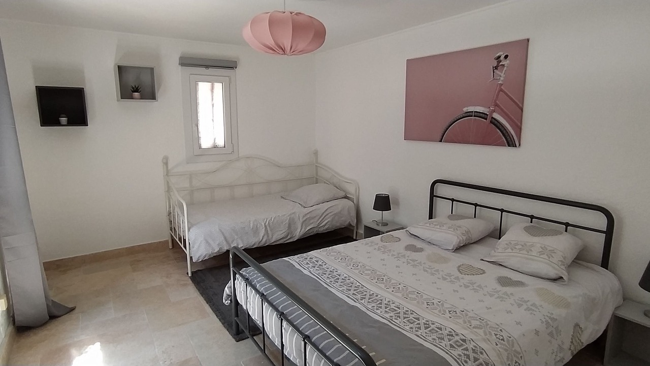 Photo of Bedroom in La Barben