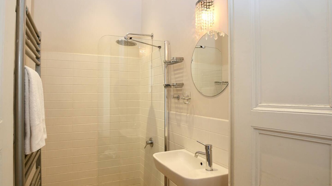 Photo of Bedroom in Galata