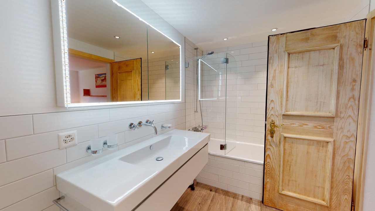 Photo of Bathroom in Surlej