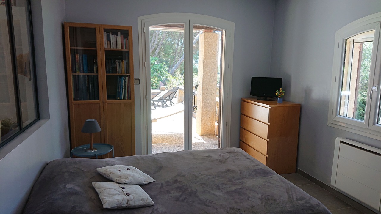 Photo of Bedroom in Cornillon-Confoux
