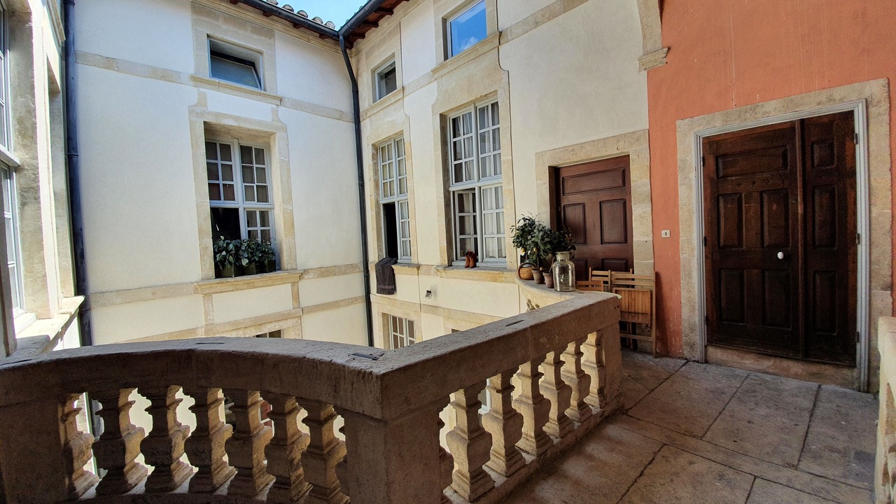 Photo of Patio Balcony in Nimes City Centre