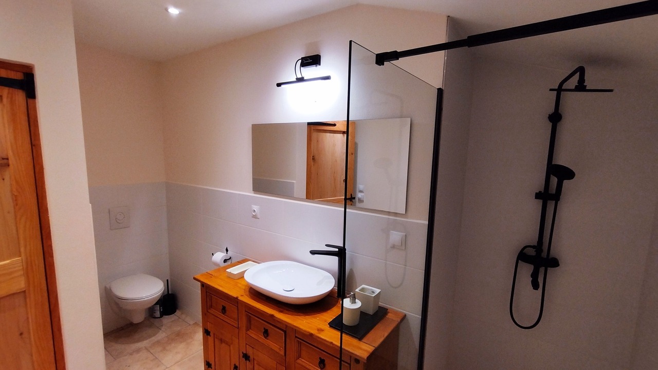 Photo of Bathroom in Mouzens