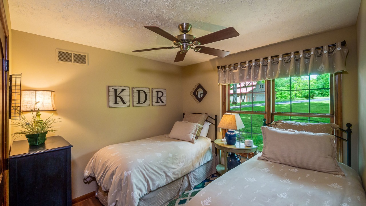 Photo of Bedroom in Benton